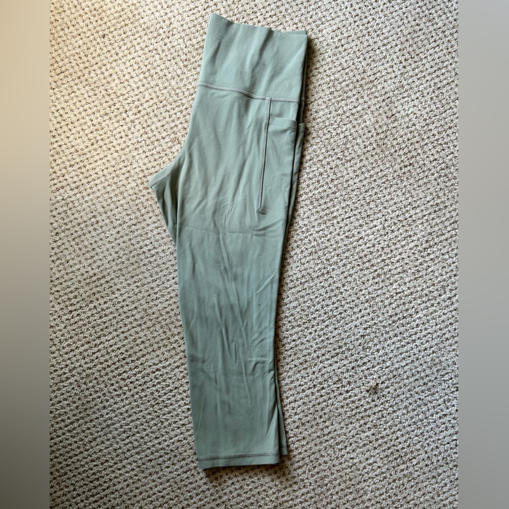 Athleta | Salutation Stash Pocket II Capri
